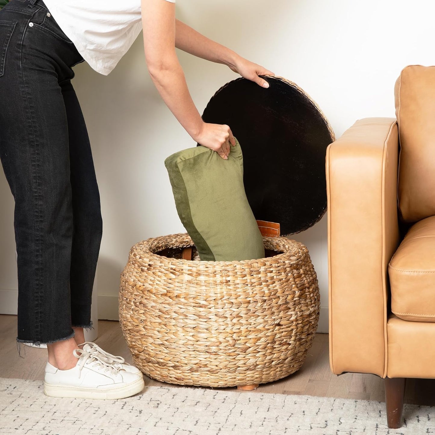 Round Storage Ottoman 24 inch Wicker Coffee Table Rattan Seagrass Foot Rest Stool with Large Lid for Living Room, Bedroom, Hand Woven, Natural Color, Boho, Coastal Farmhouse