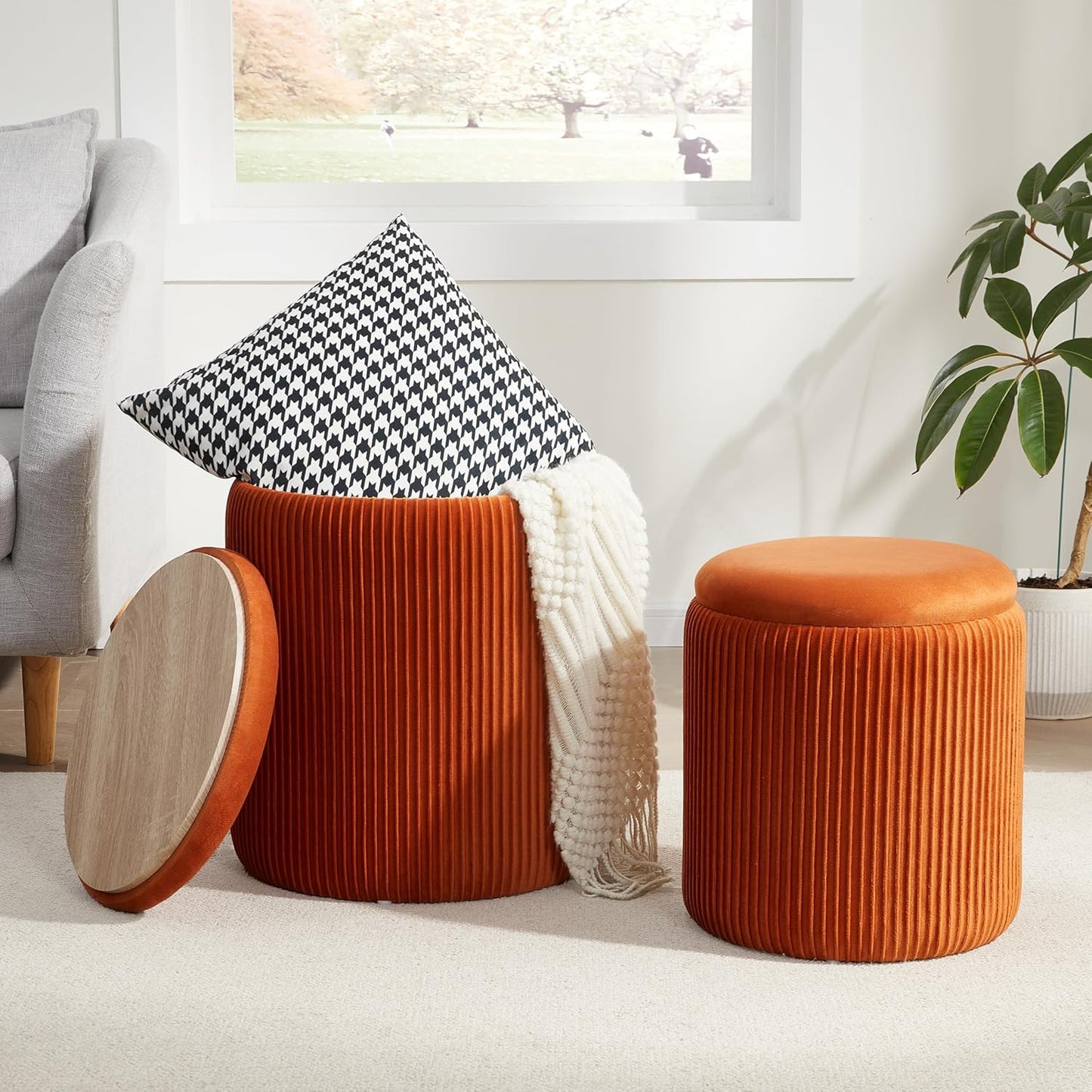 Round Ottoman with Storage Set of 2,Vanity Stool with Storage for Bedroom, Ottoman Coffee Table,Small Velvet Foot Stool for Living Room, Beige